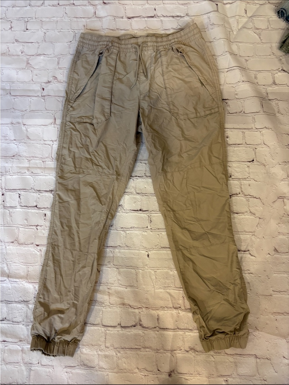 No Boundaries Khaki Elastic-Waist Jogger Pants